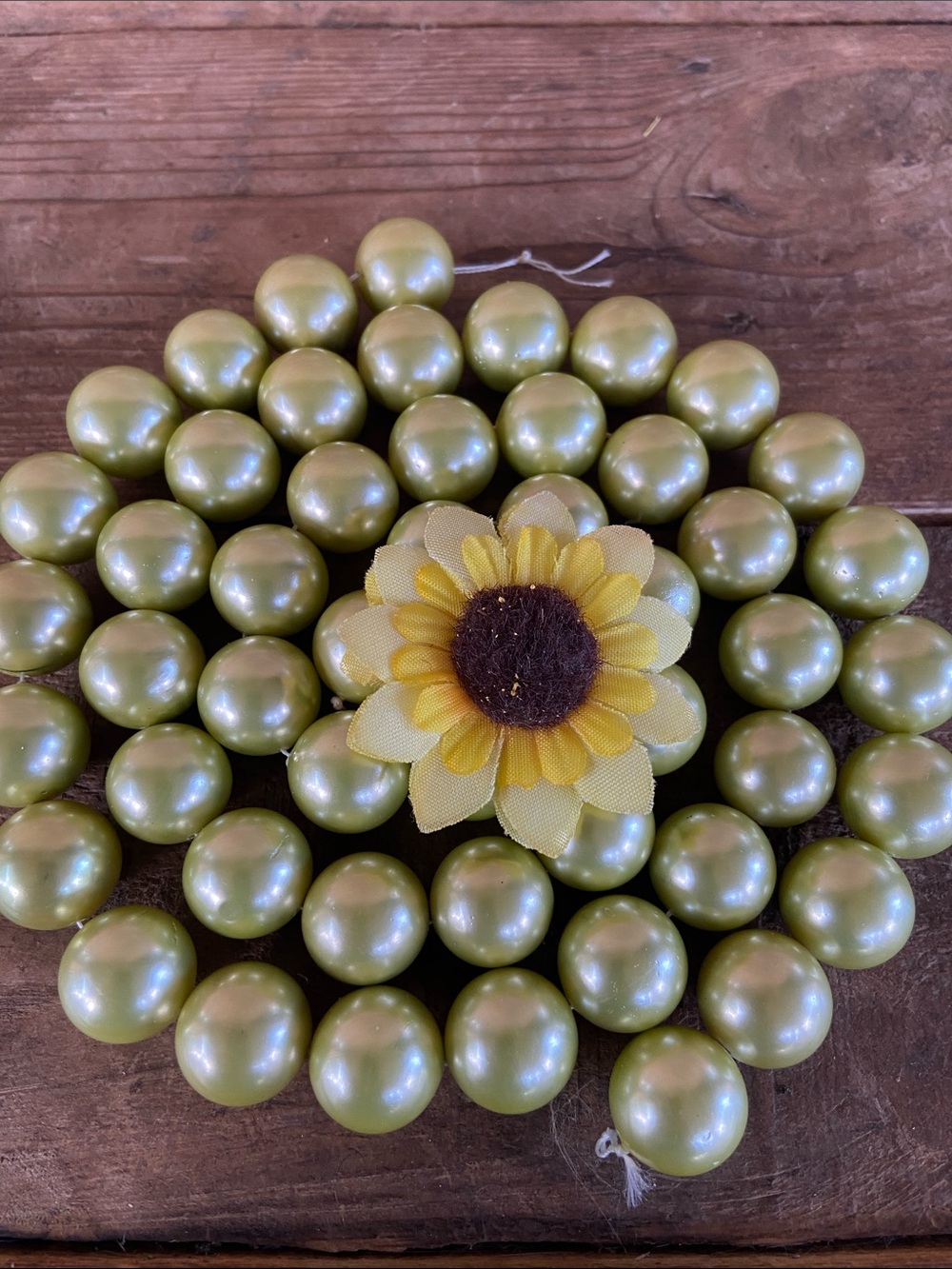 Imitation Olive Green Pearl - Picture 2 of 3